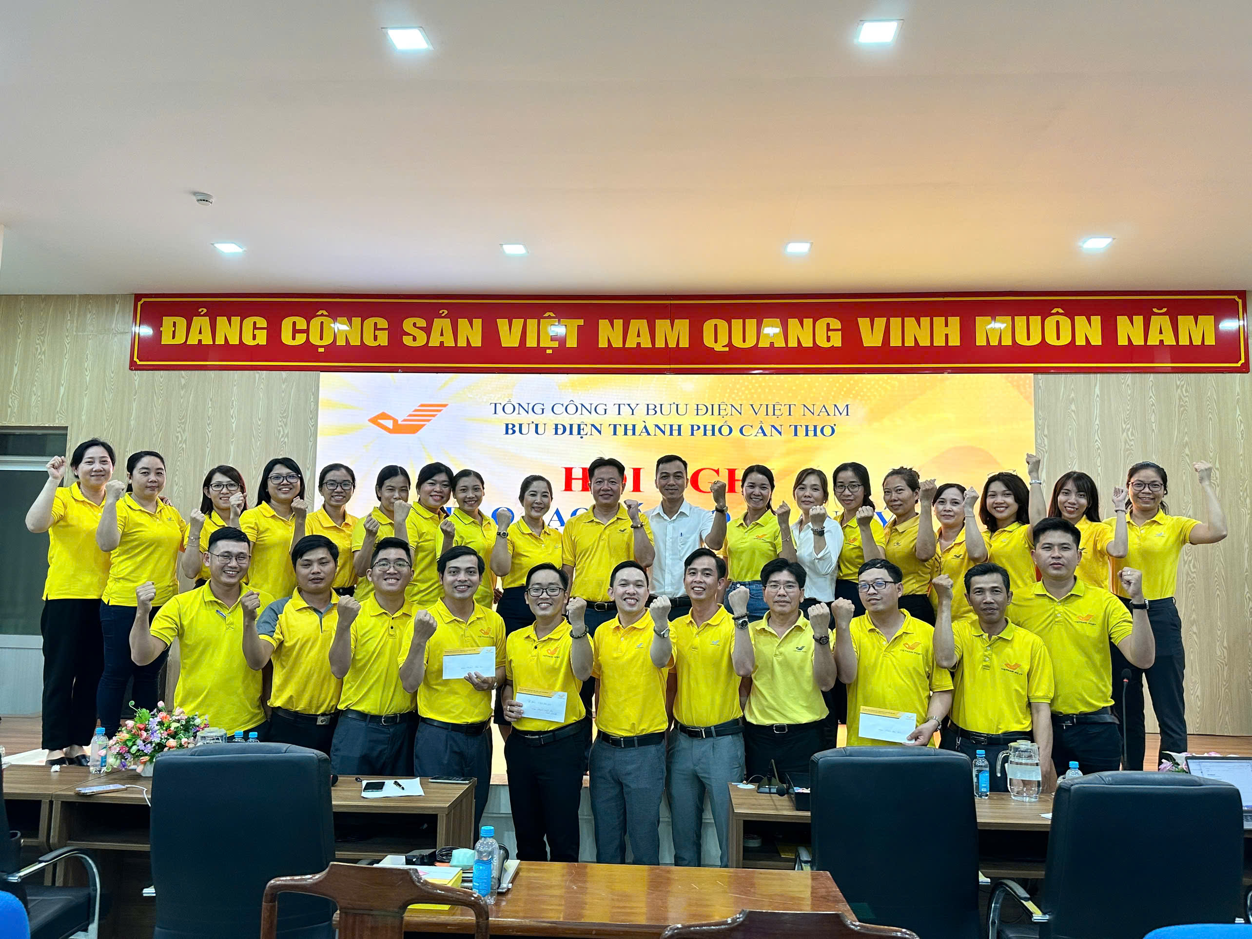 Bưu điện thành phố Cần Thơ đã tổ chức Hội nghị đào tạo Cán bộ quản lý chuyên đề “Lập Kế hoạch và Quản trị thực thi”